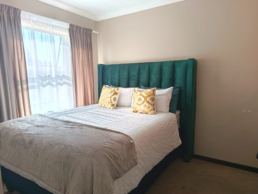 2 Bedroom Property for Sale in Geelhoutpark North West